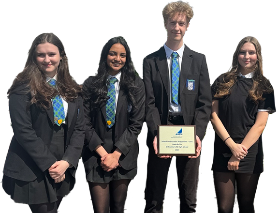 4 school pupils hold up a gold SCQF School Ambassador plaque