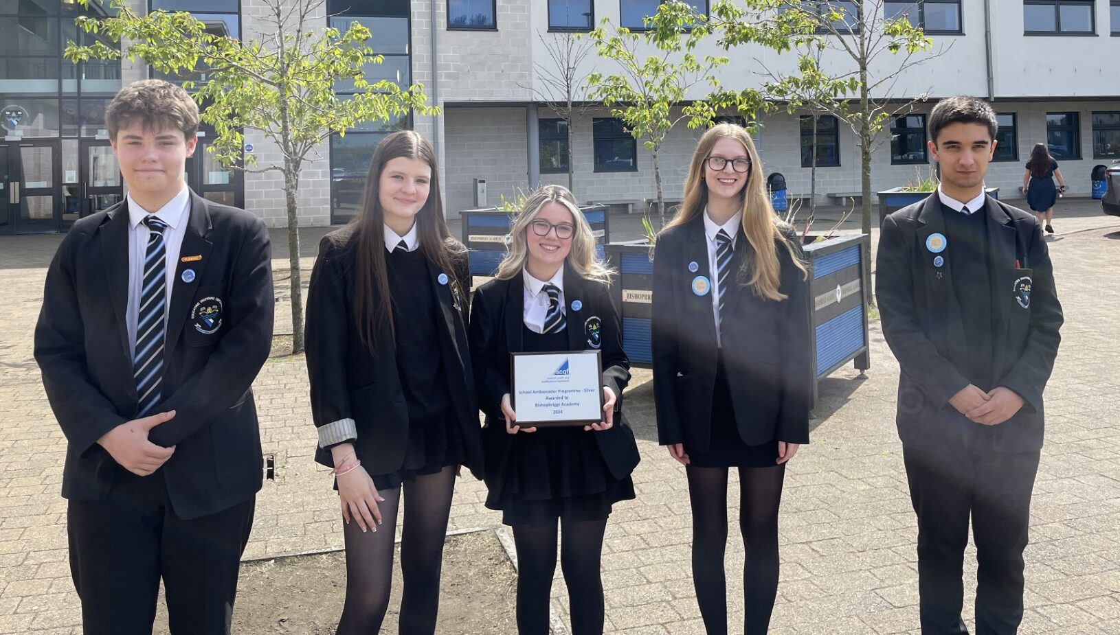 5 Bishopbriggs Academy SCQF Ambassadors with their silver SCQF plaque