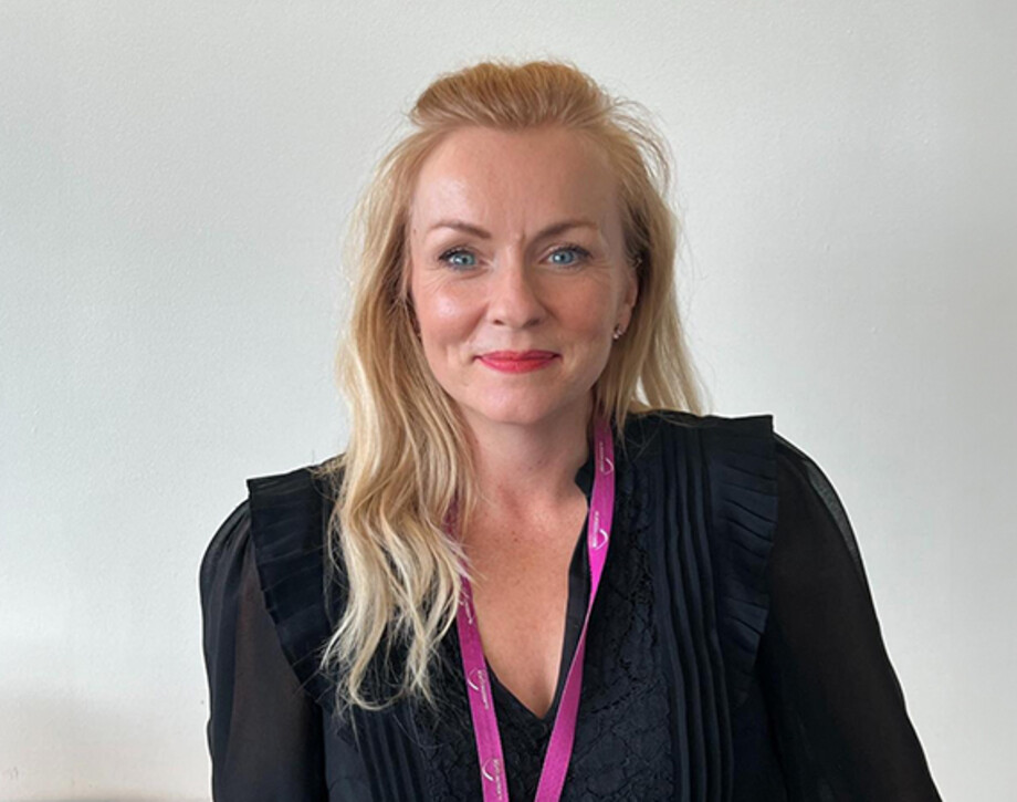 Headshot of Julie Wales